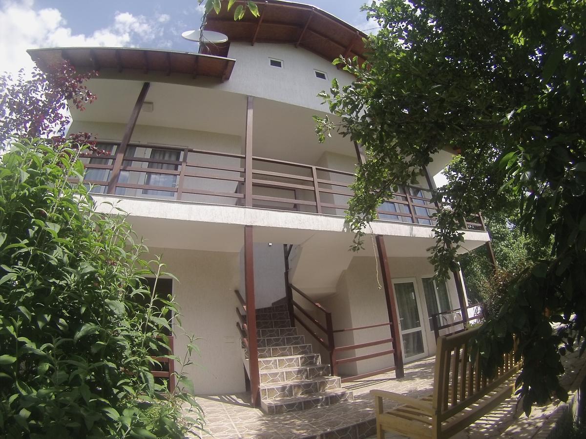 Guest House Leto Dolinka المظهر الخارجي الصورة