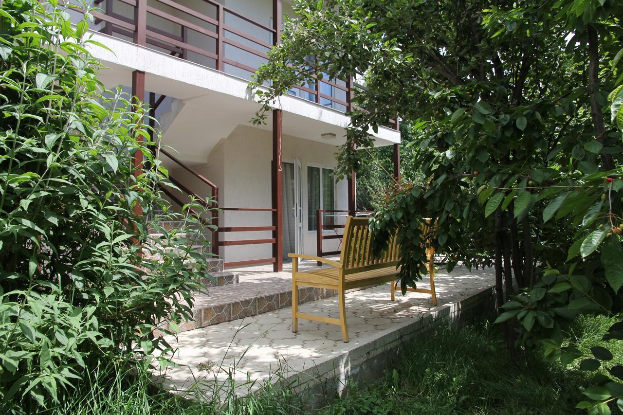 Guest House Leto Dolinka المظهر الخارجي الصورة